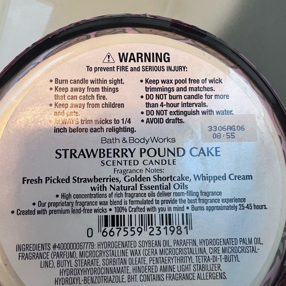 Bath & Body Works Strawberry Pound Cake 3 Wick Candle/FFM NWT - Picture 2 of 3